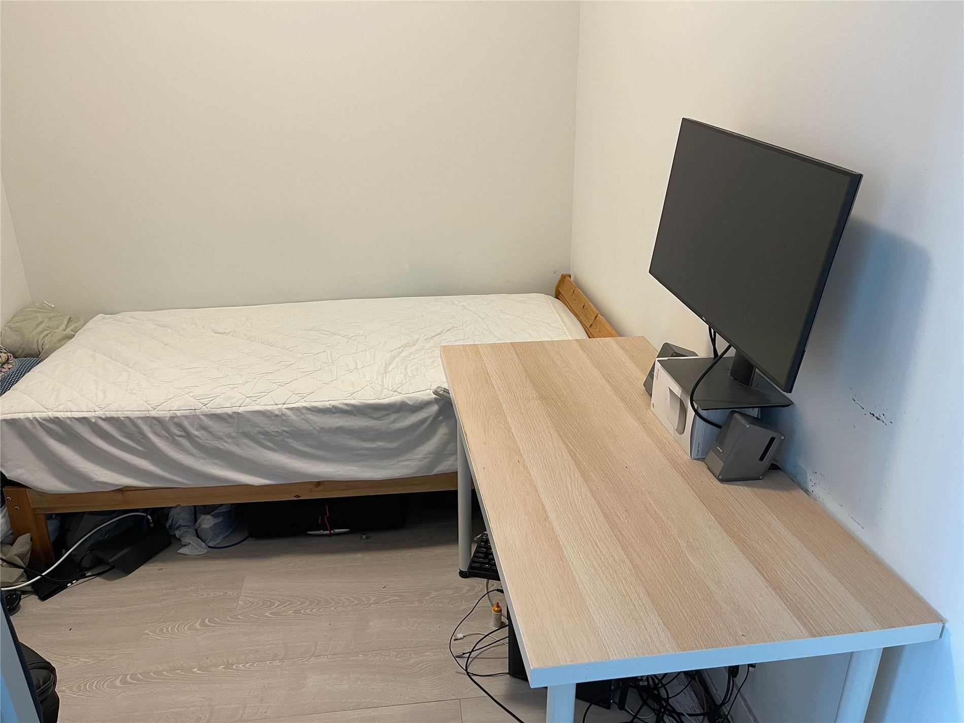 15 Queens Quay E #205