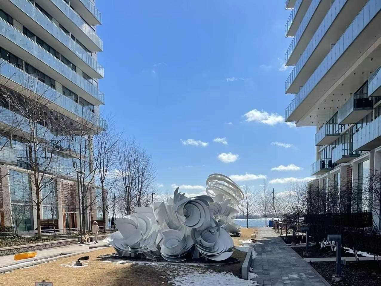 15 Queens Quay E #205