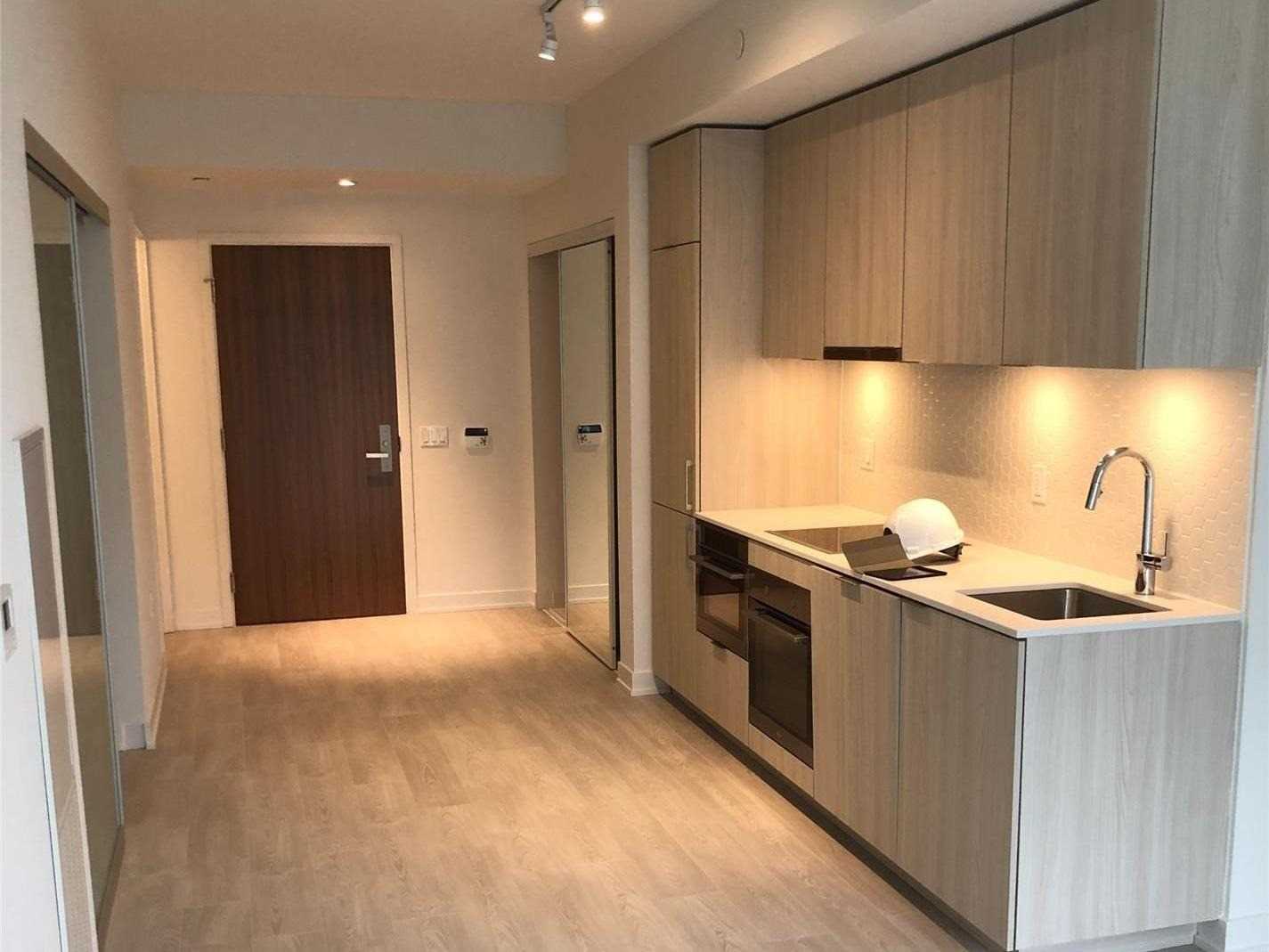 15 Queens Quay E #205