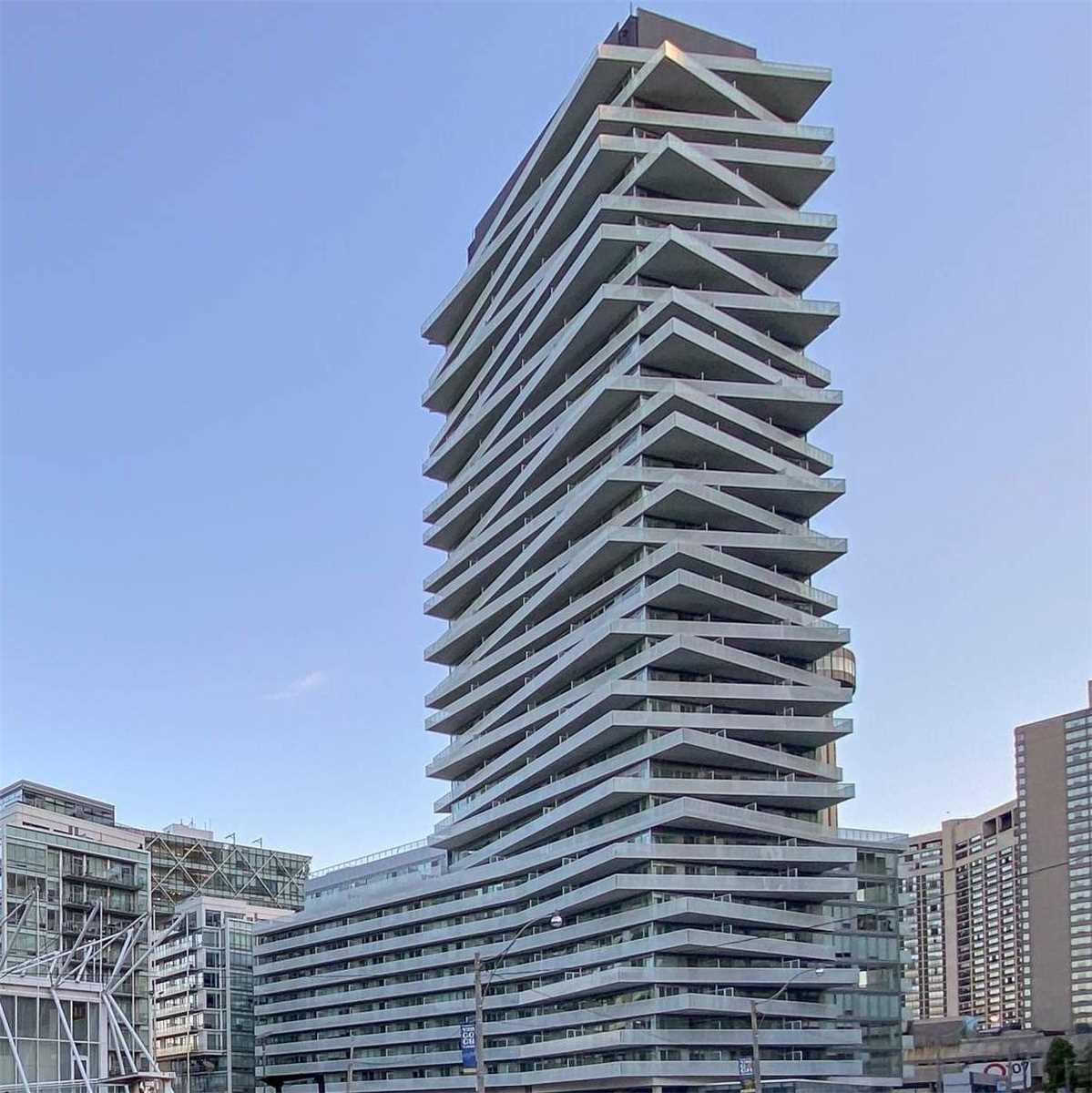 15 Queens Quay E #205