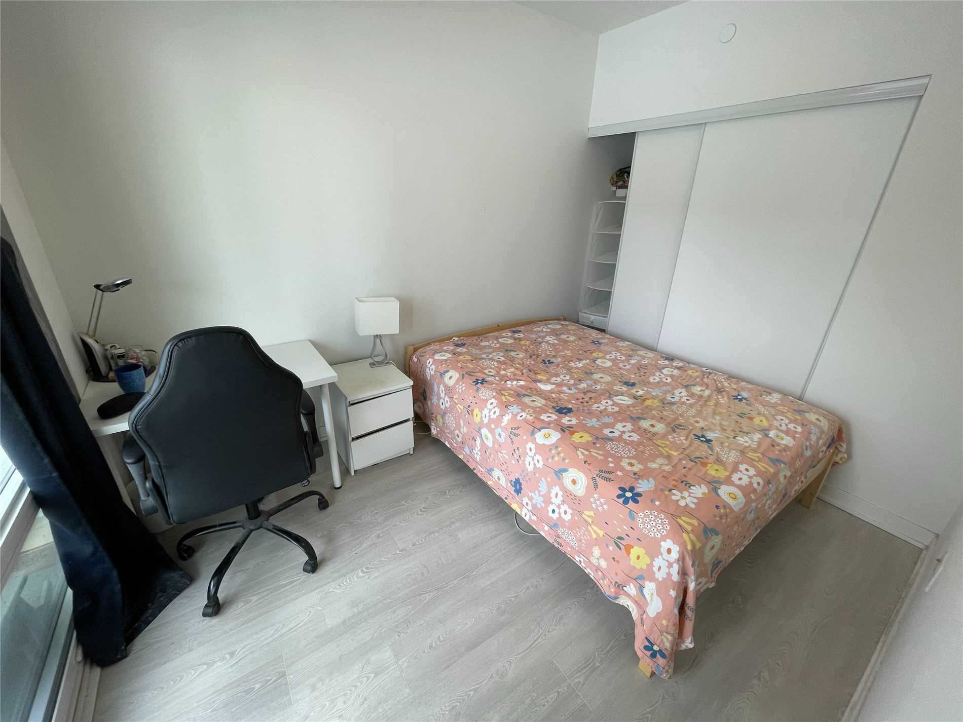 15 Queens Quay E #205