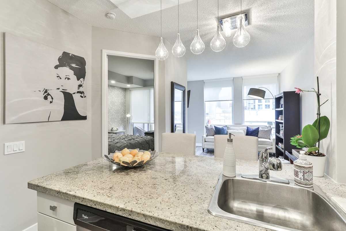 85 Bloor St E, #1503