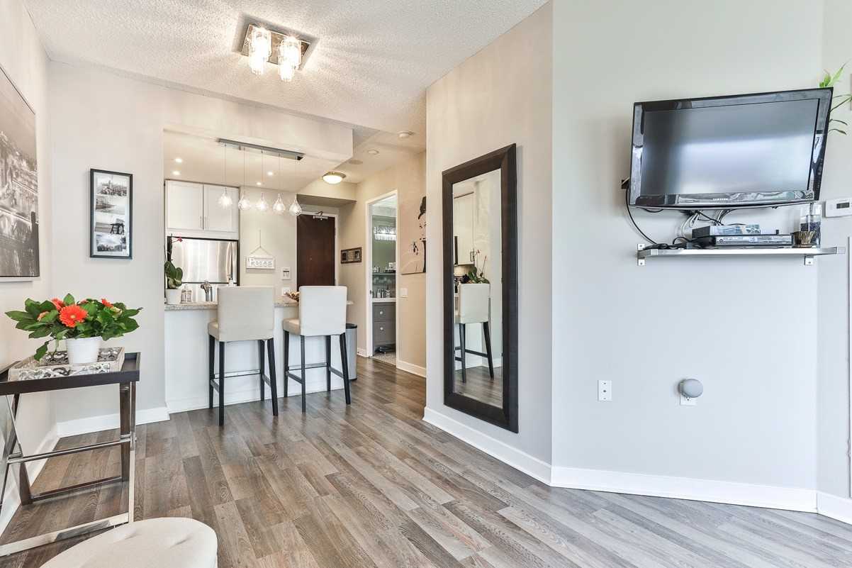 85 Bloor St E, #1503