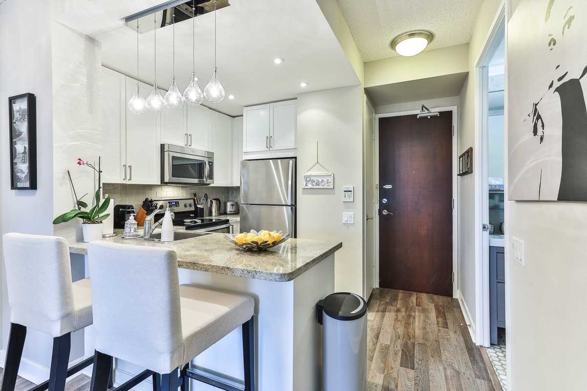85 Bloor St E, #1503