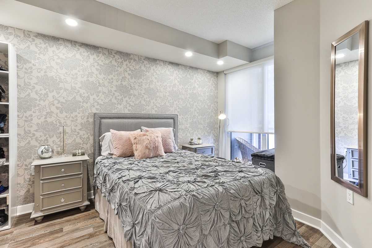 85 Bloor St E, #1503
