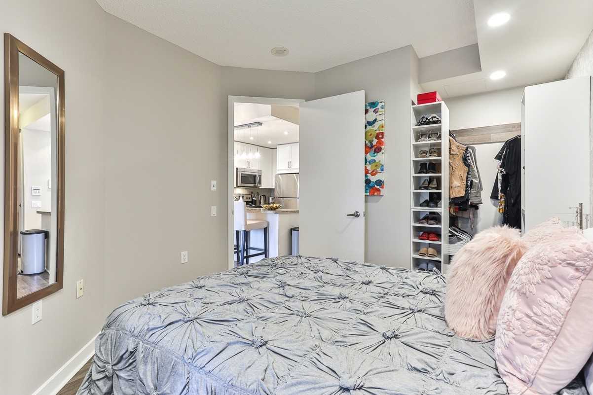 85 Bloor St E, #1503
