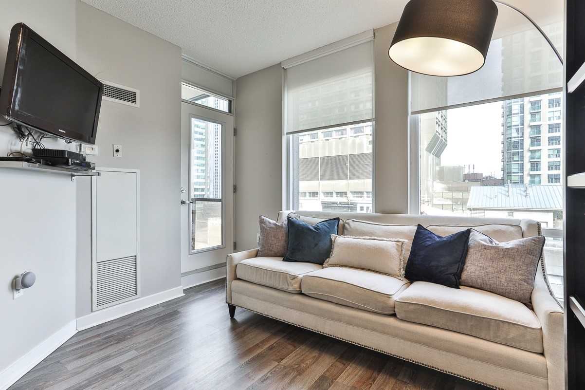 85 Bloor St E, #1503