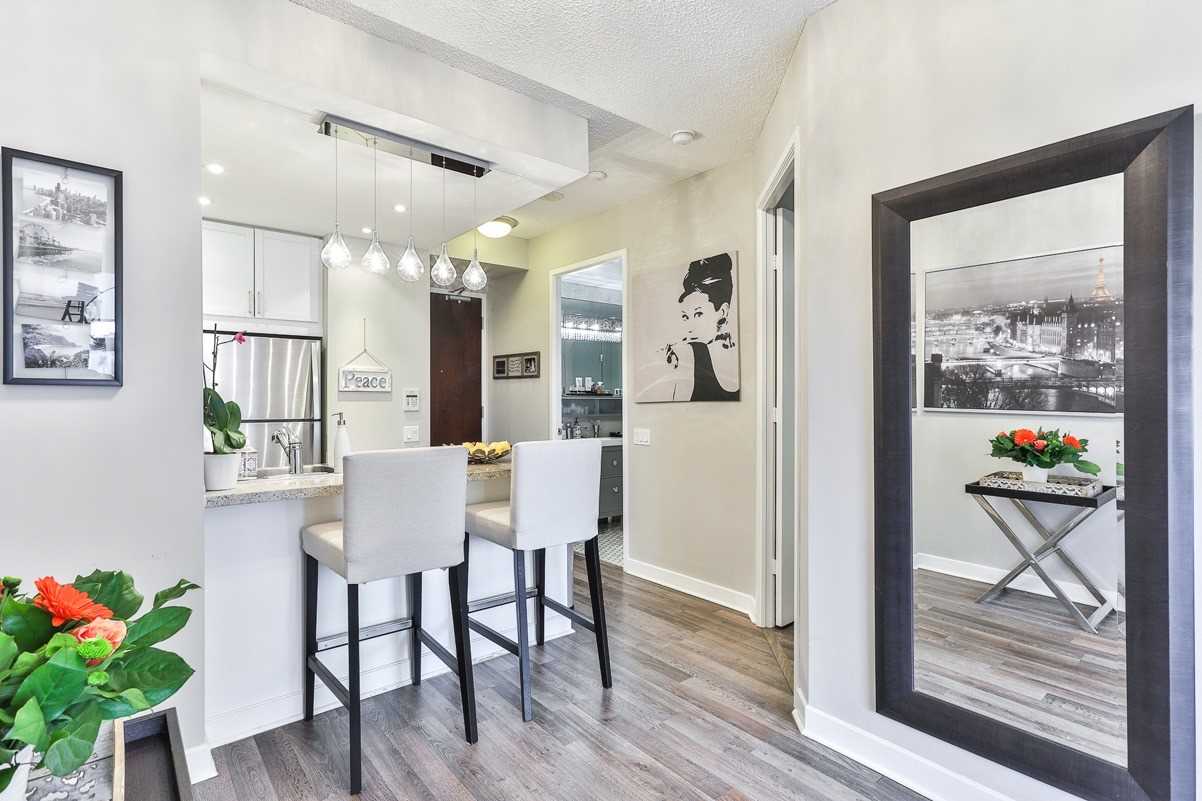 85 Bloor St E, #1503