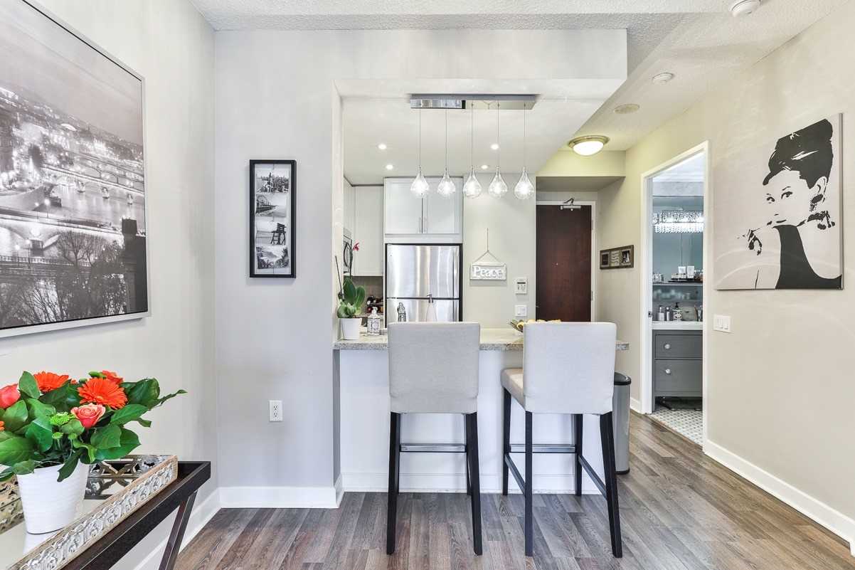 85 Bloor St E, #1503