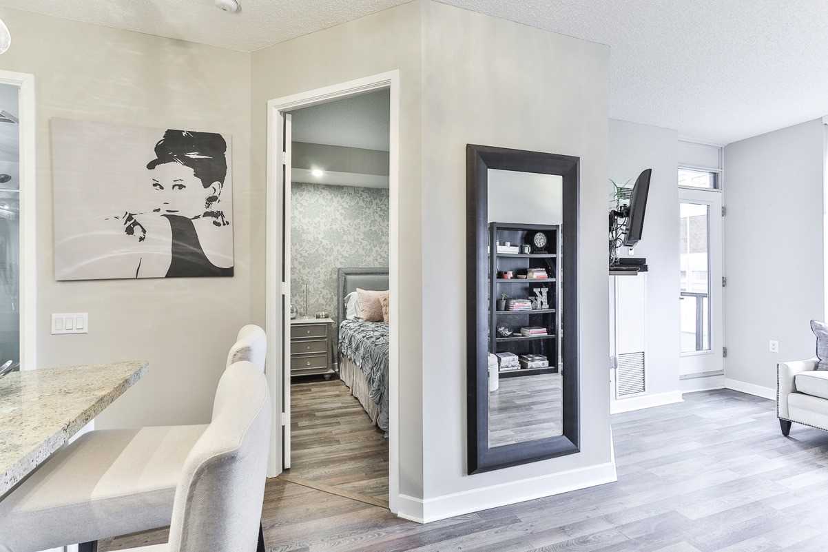 85 Bloor St E, #1503