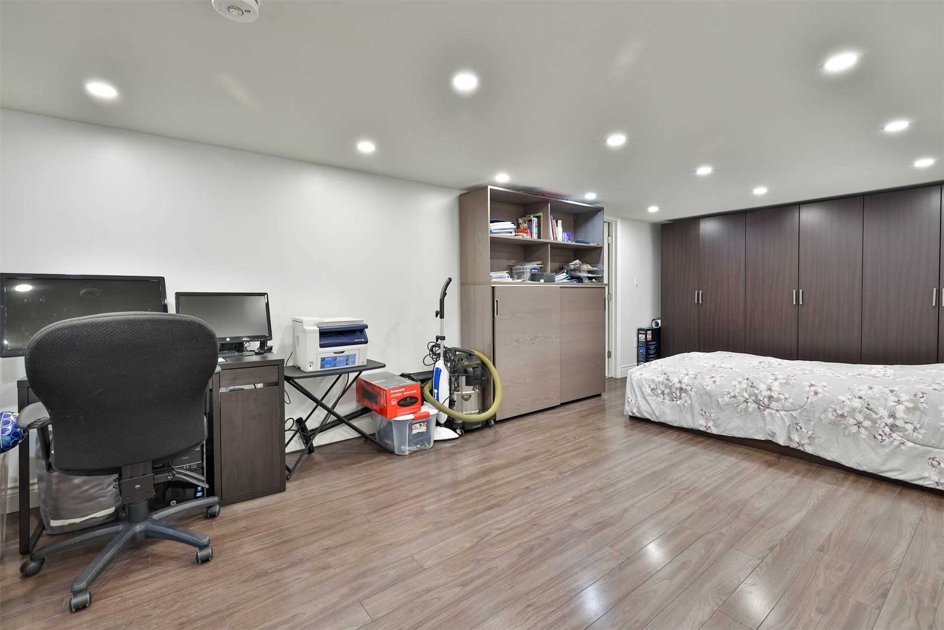 84 Glenvale Blvd
