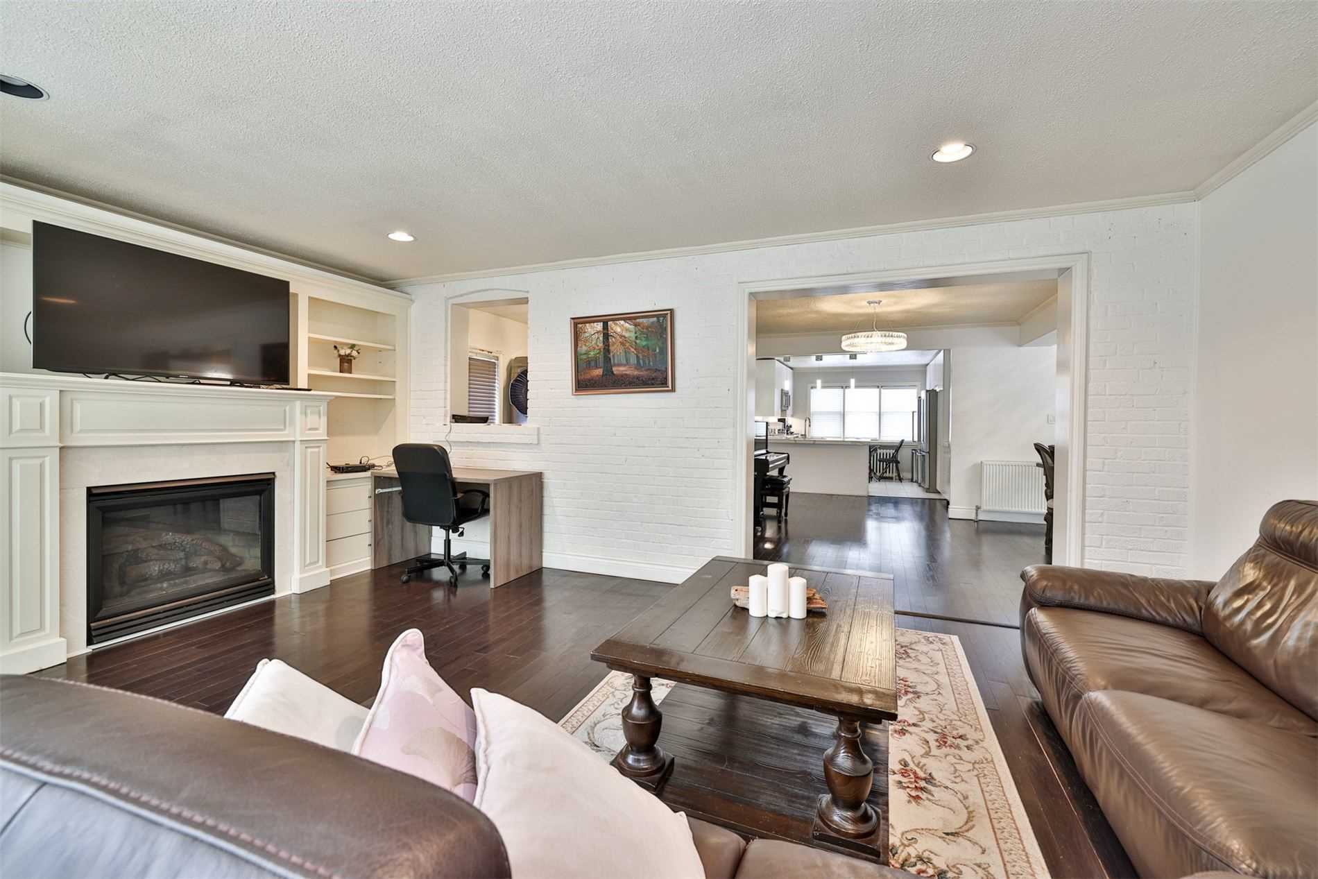 84 Glenvale Blvd