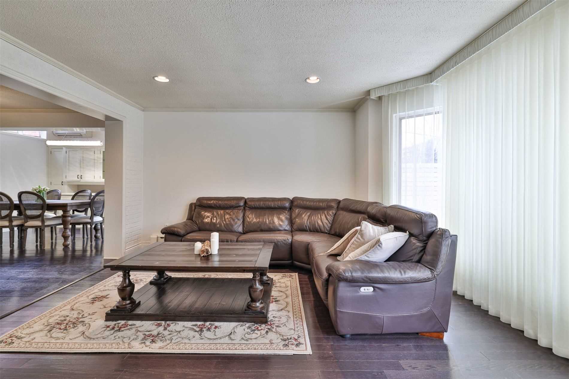 84 Glenvale Blvd