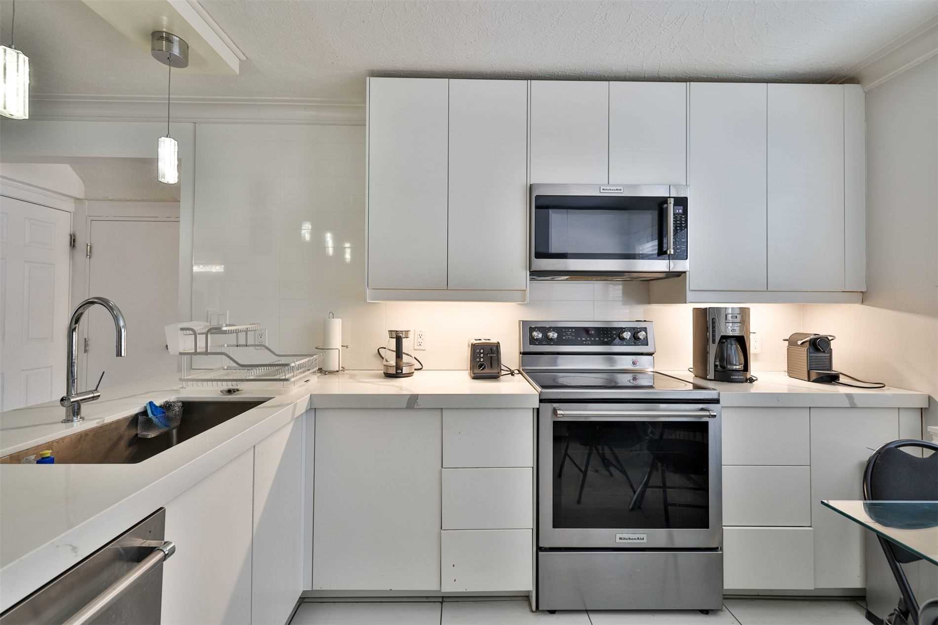 84 Glenvale Blvd