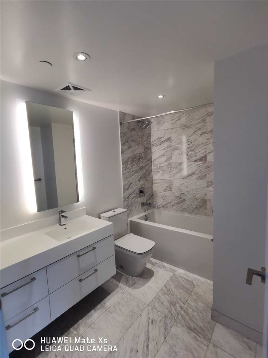 1 Yorkville Ave, #4710