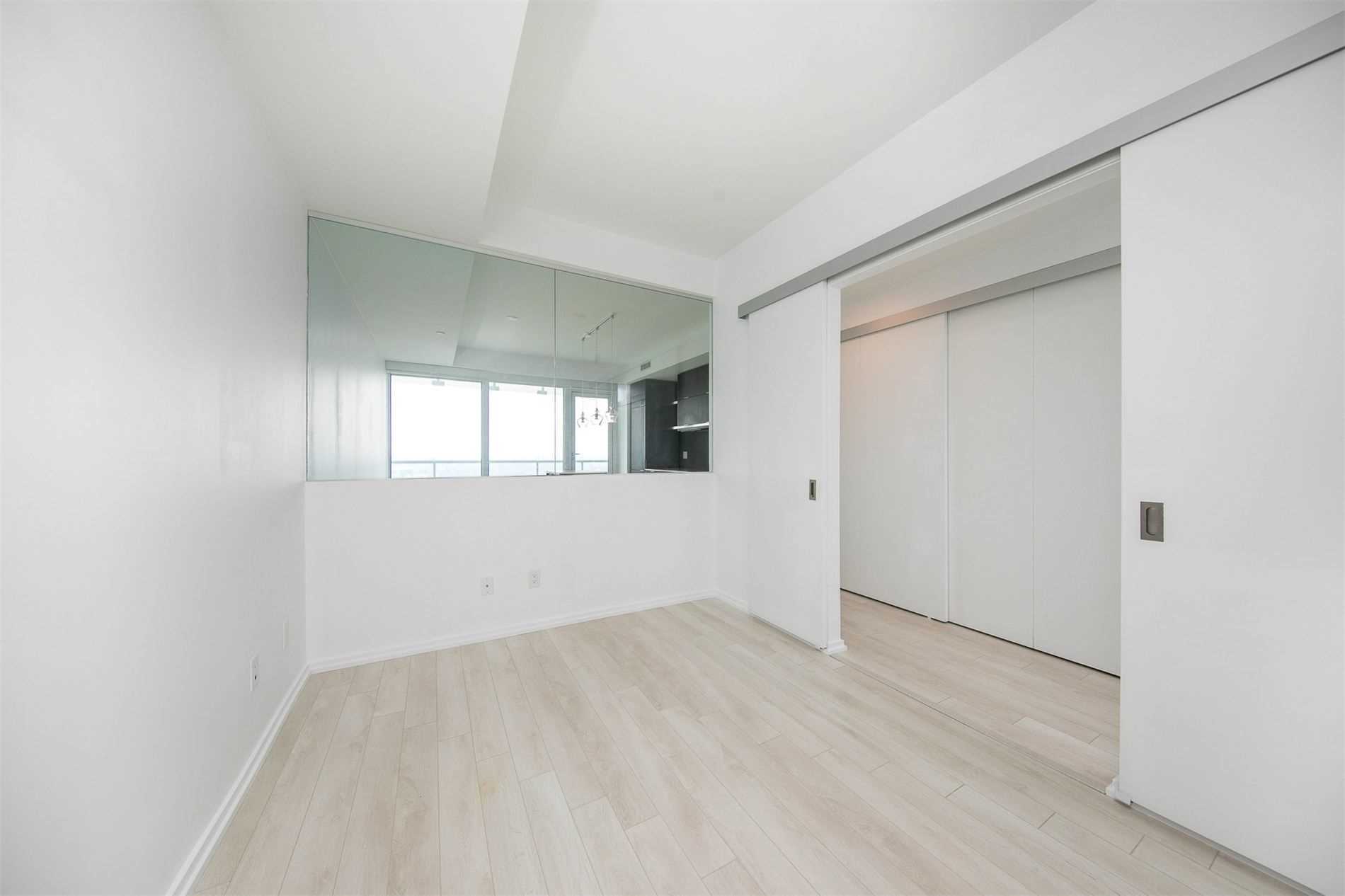 197 Yonge St, #5310