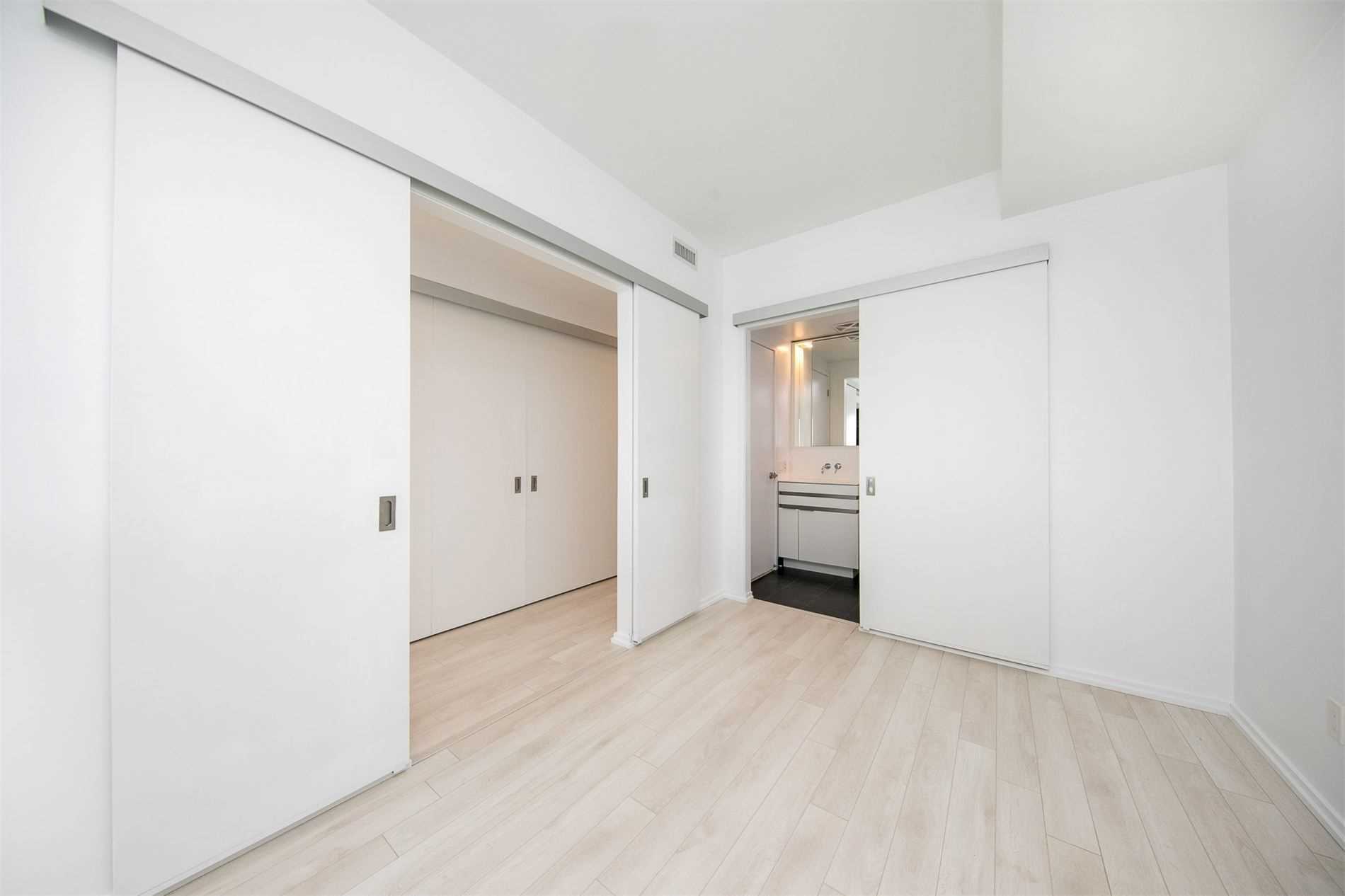 197 Yonge St, #5310