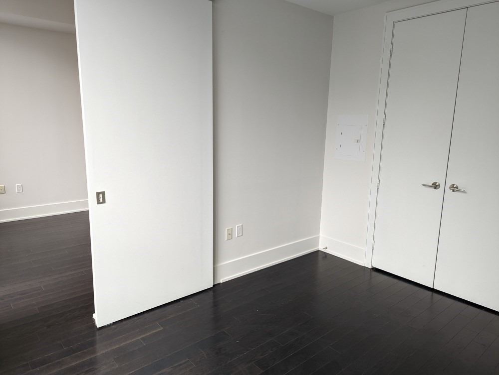 39 Queens Quay E #1029