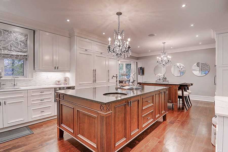 15 Castle Frank Cres