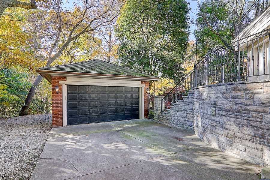 15 Castle Frank Cres