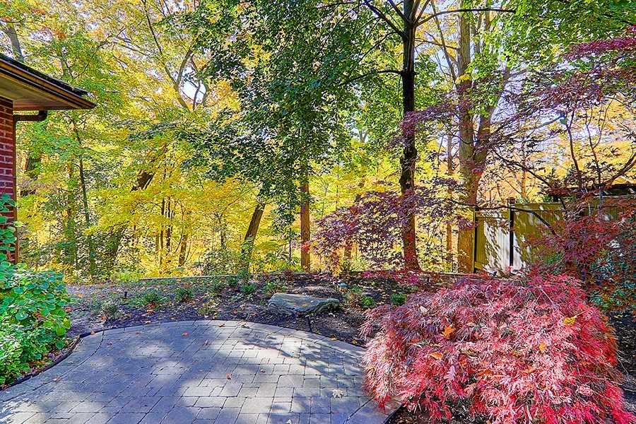15 Castle Frank Cres