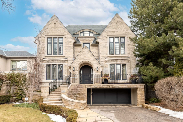 247 Forest Hill Rd, Toronto