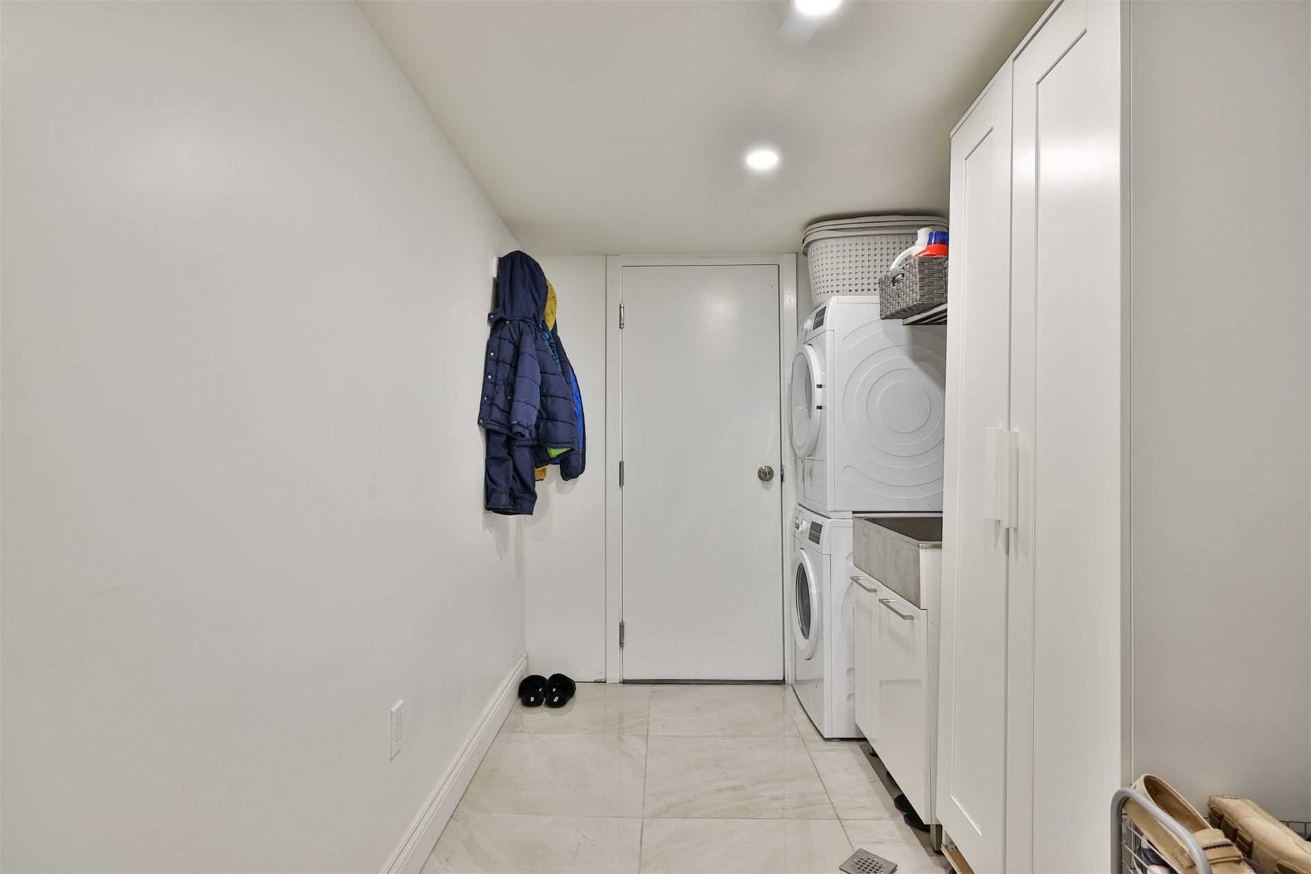 84 Glenvale Blvd