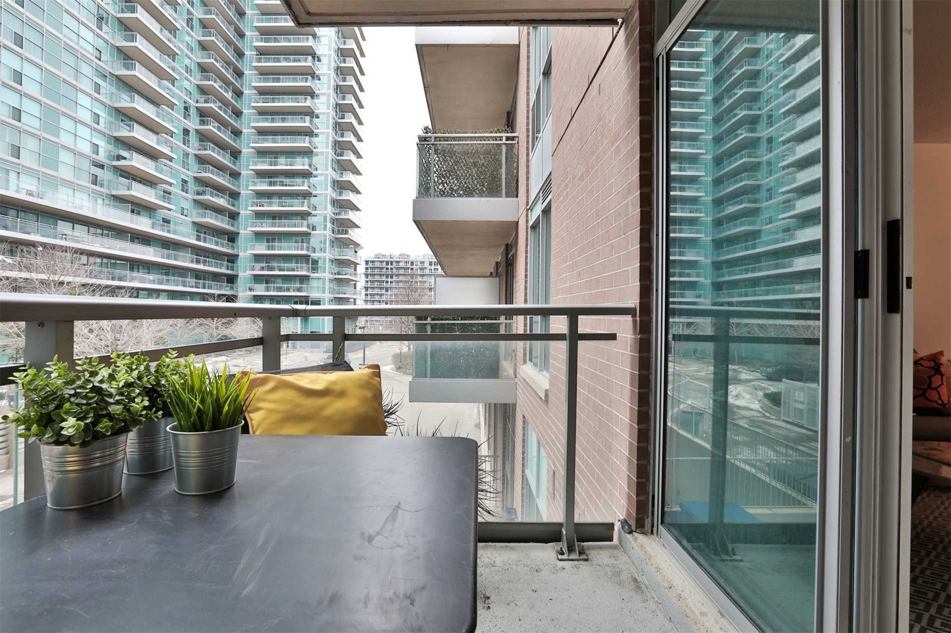 50 Lynn Williams St, #219