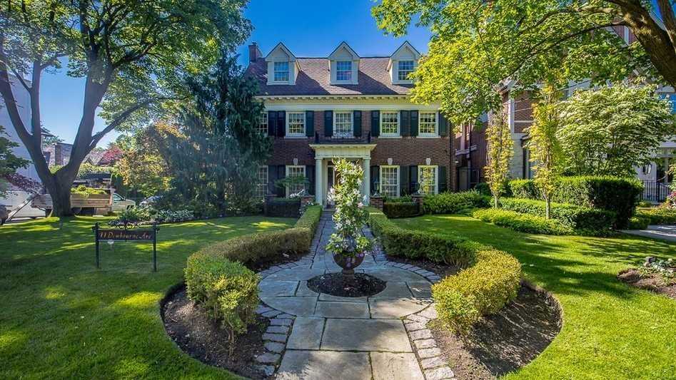 11 Dewbourne Ave