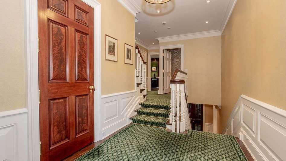 11 Dewbourne Ave