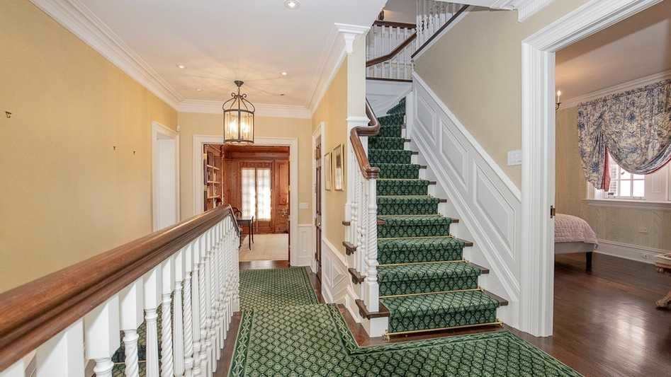 11 Dewbourne Ave