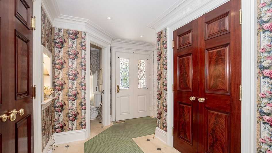 11 Dewbourne Ave