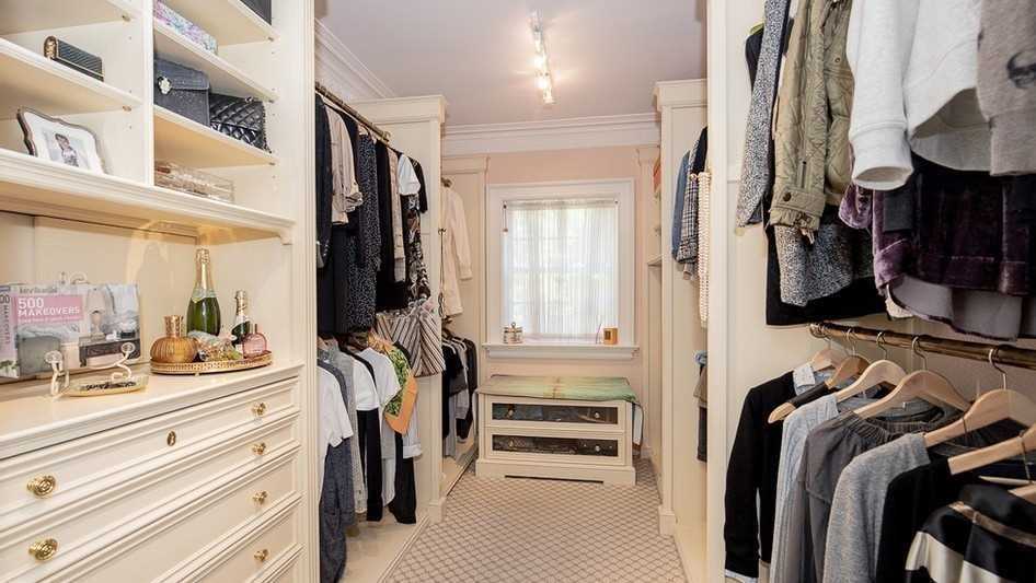 11 Dewbourne Ave