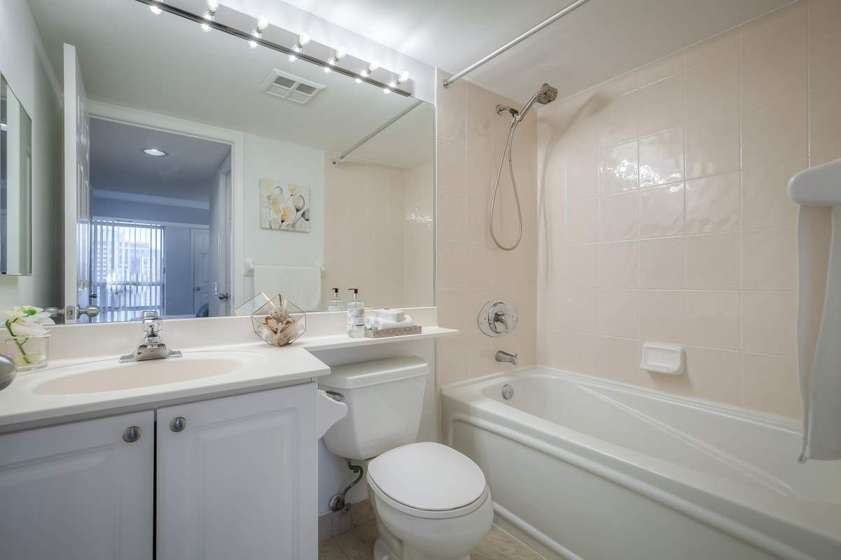 28 Harrison Garden Blvd, #1501