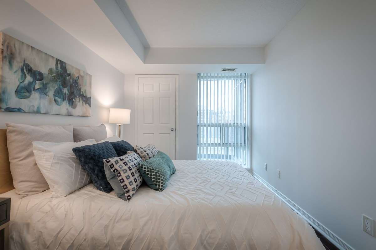 28 Harrison Garden Blvd, #1501