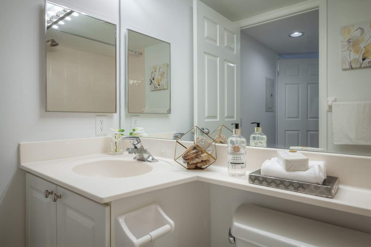 28 Harrison Garden Blvd, #1501