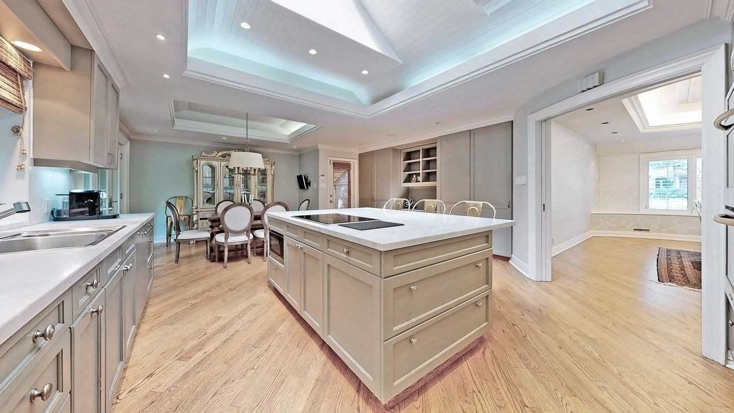 79 Forest Grove Dr