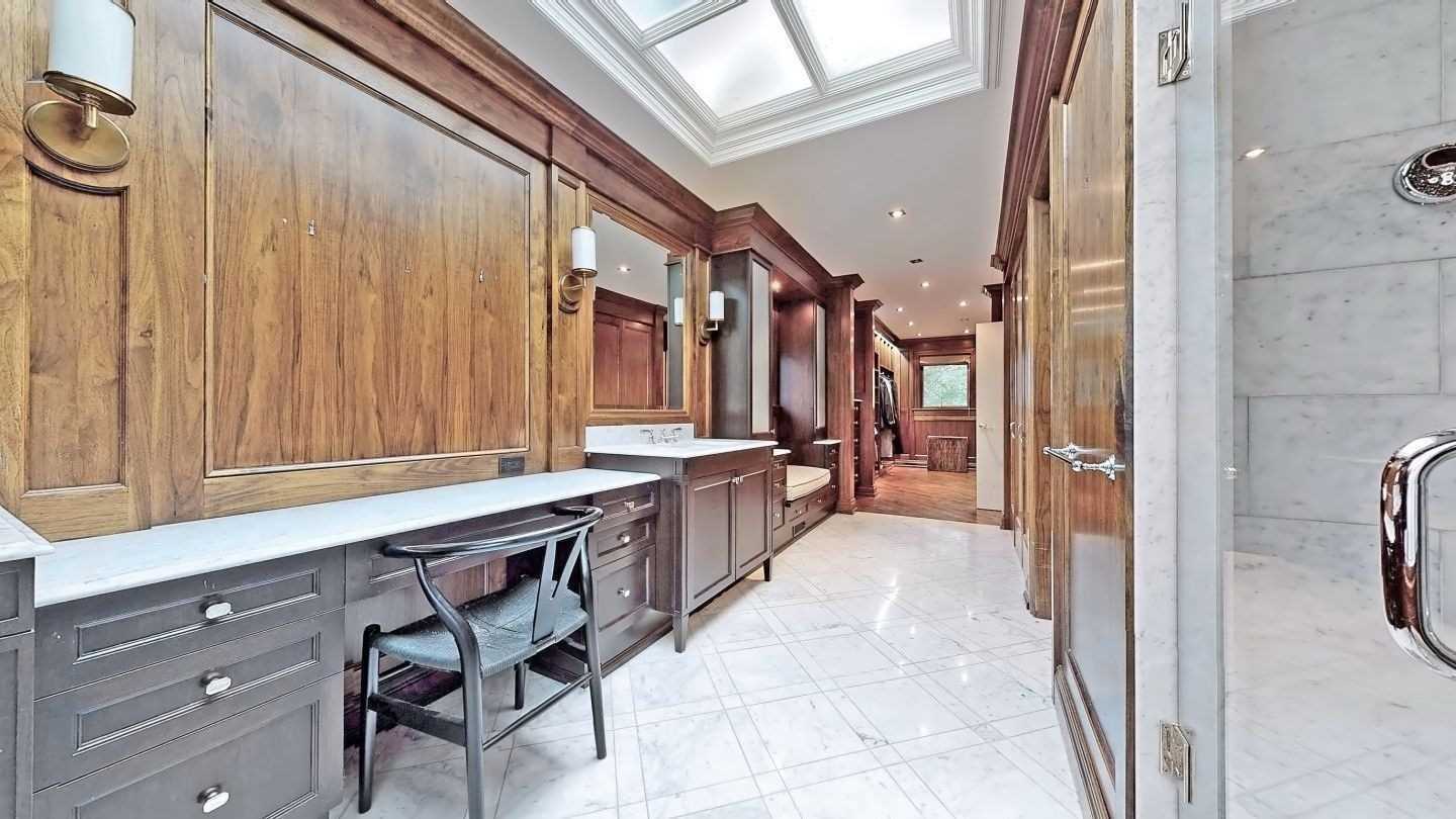 79 Forest Grove Dr