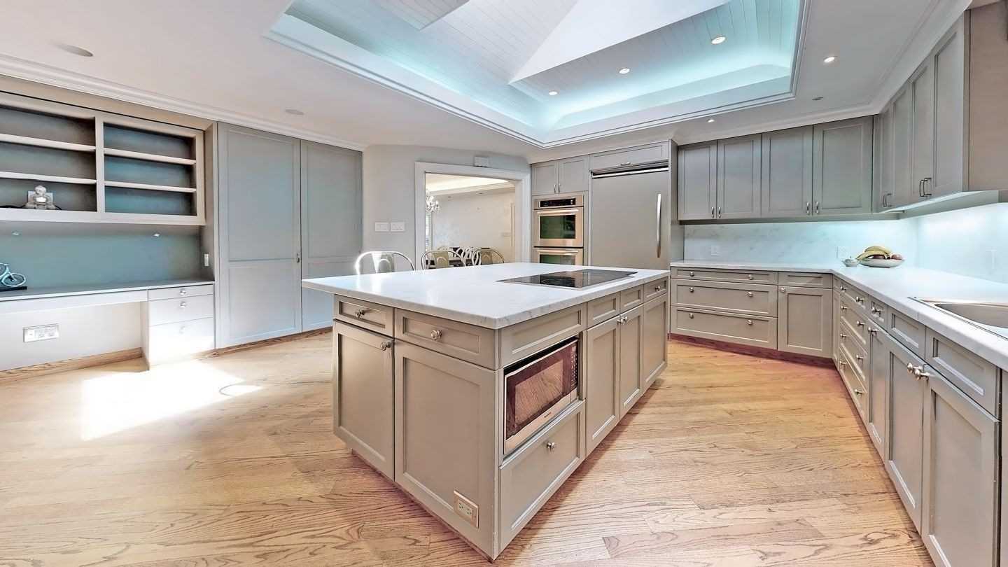 79 Forest Grove Dr