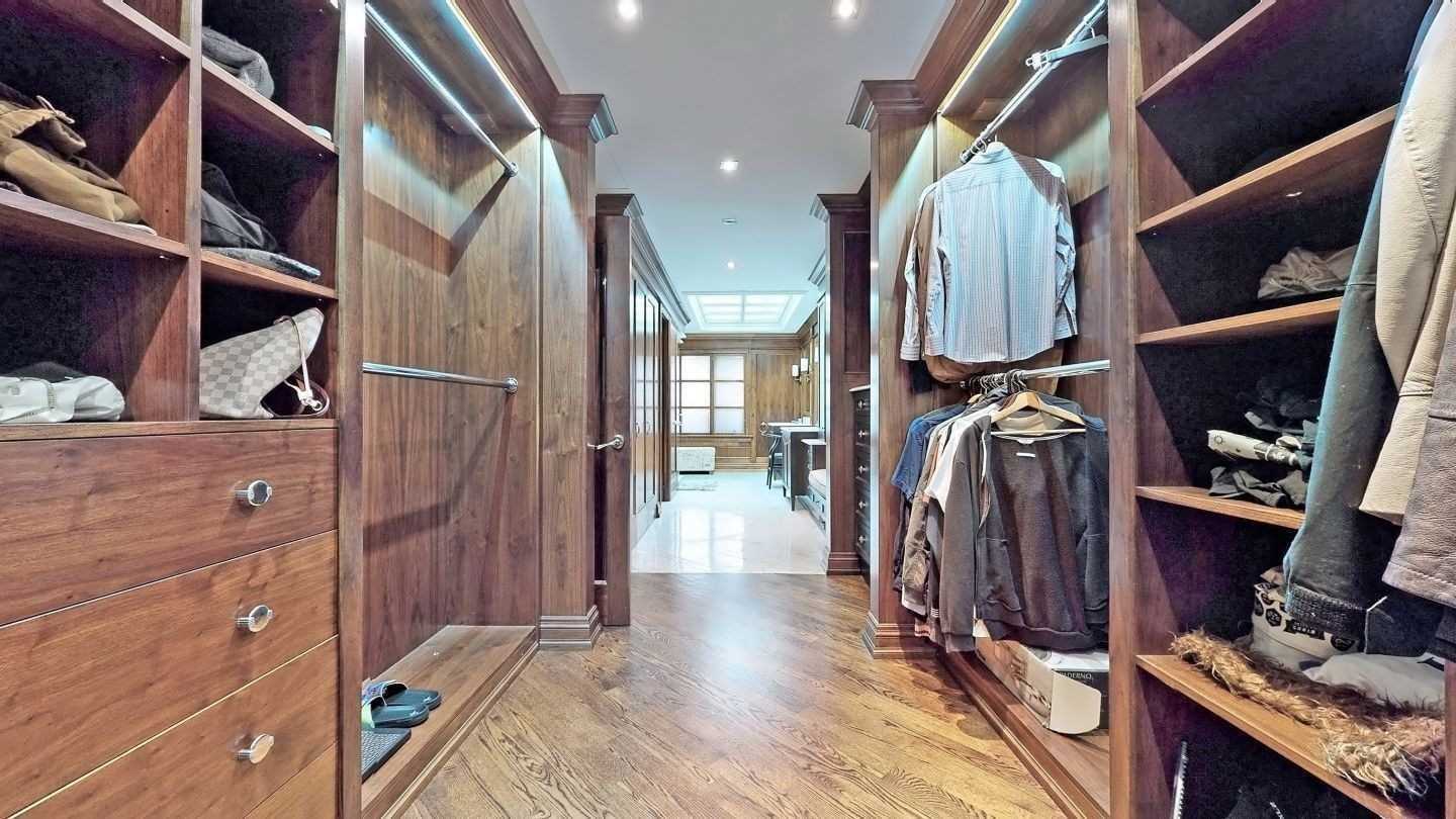 79 Forest Grove Dr