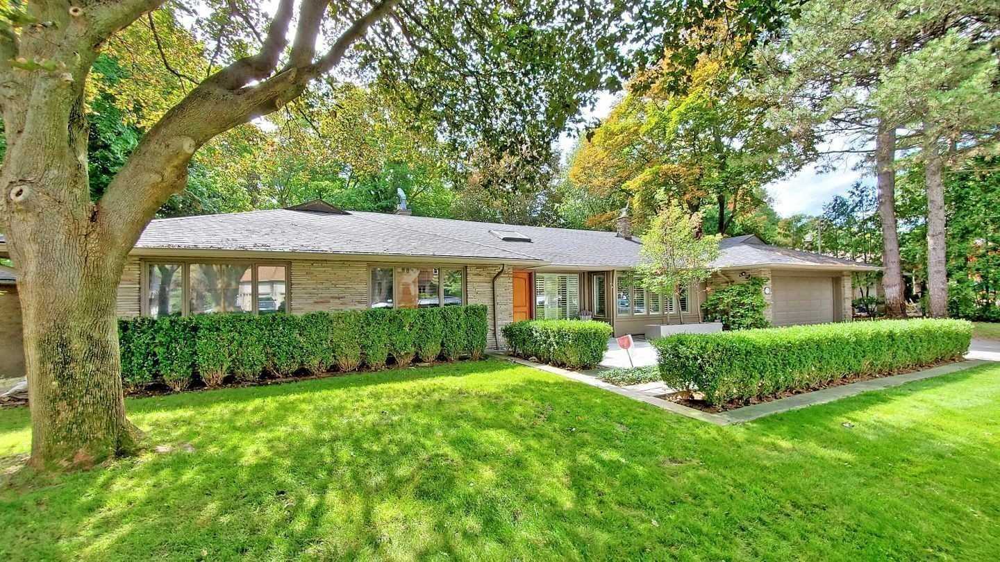 79 Forest Grove Dr
