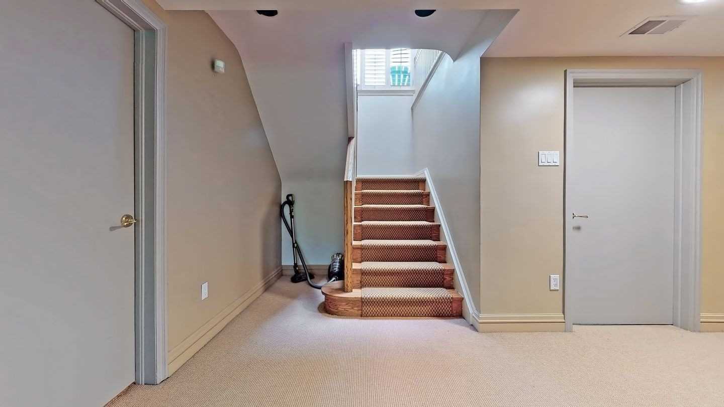 79 Forest Grove Dr