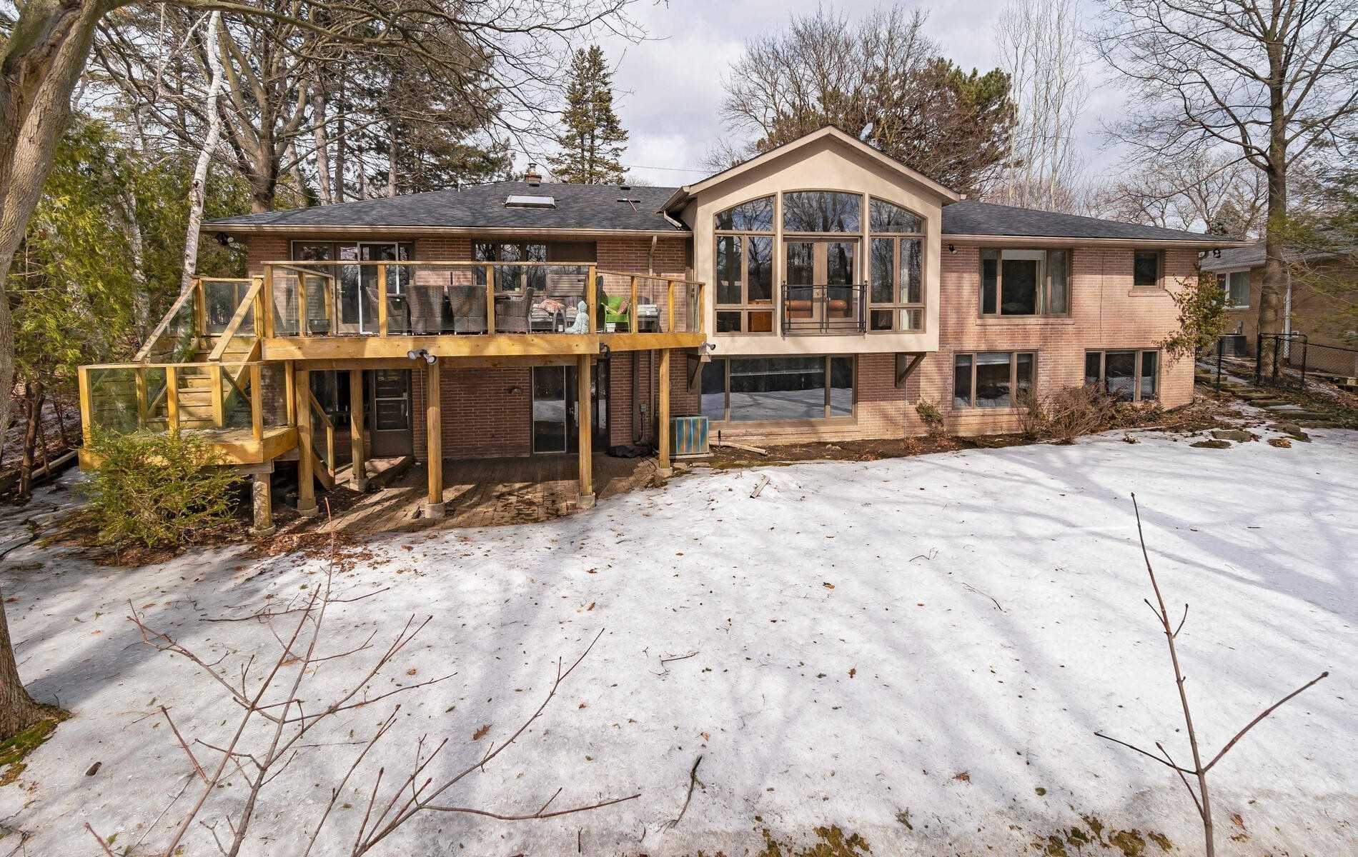 79 Forest Grove Dr