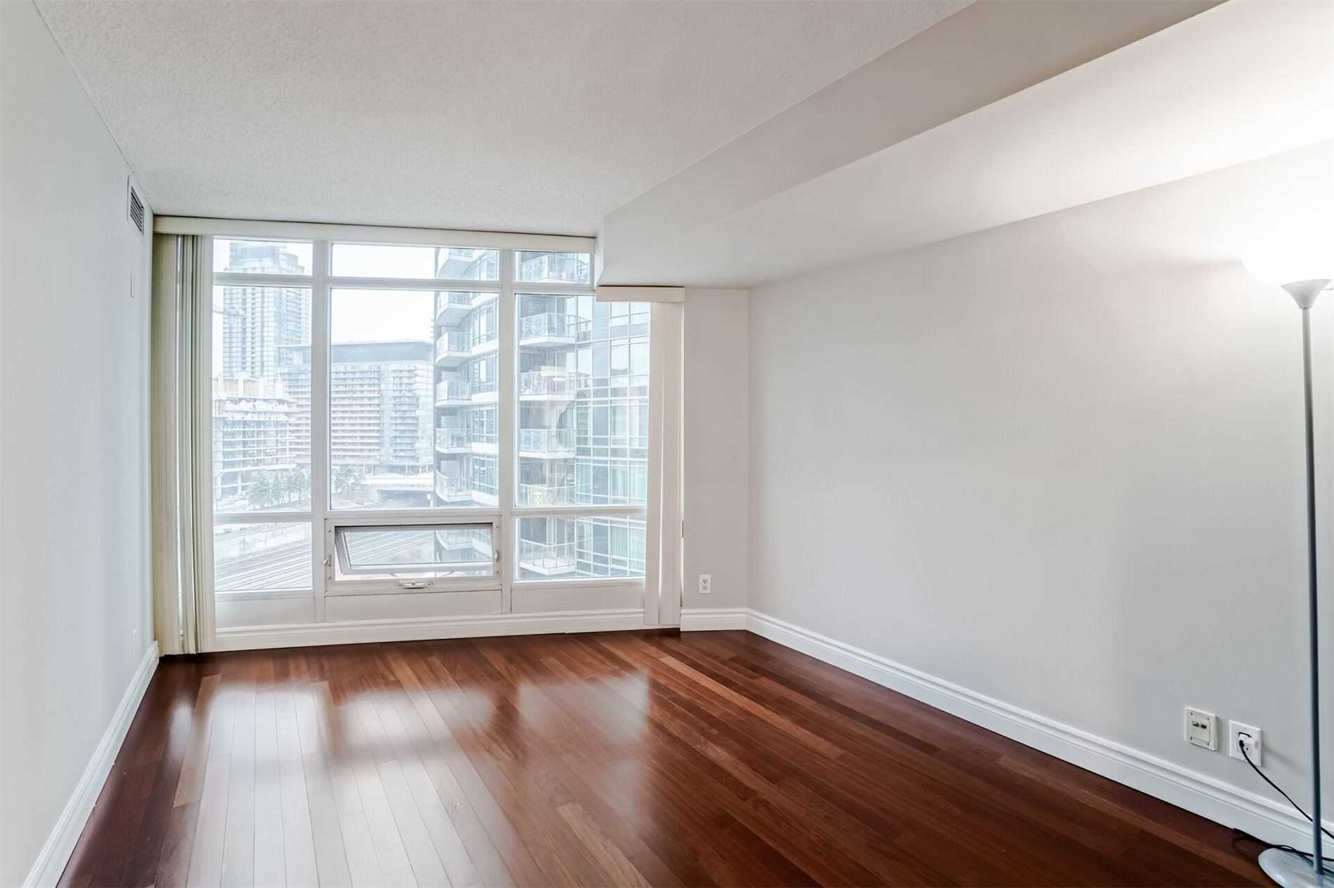 361 Front St W, #1008