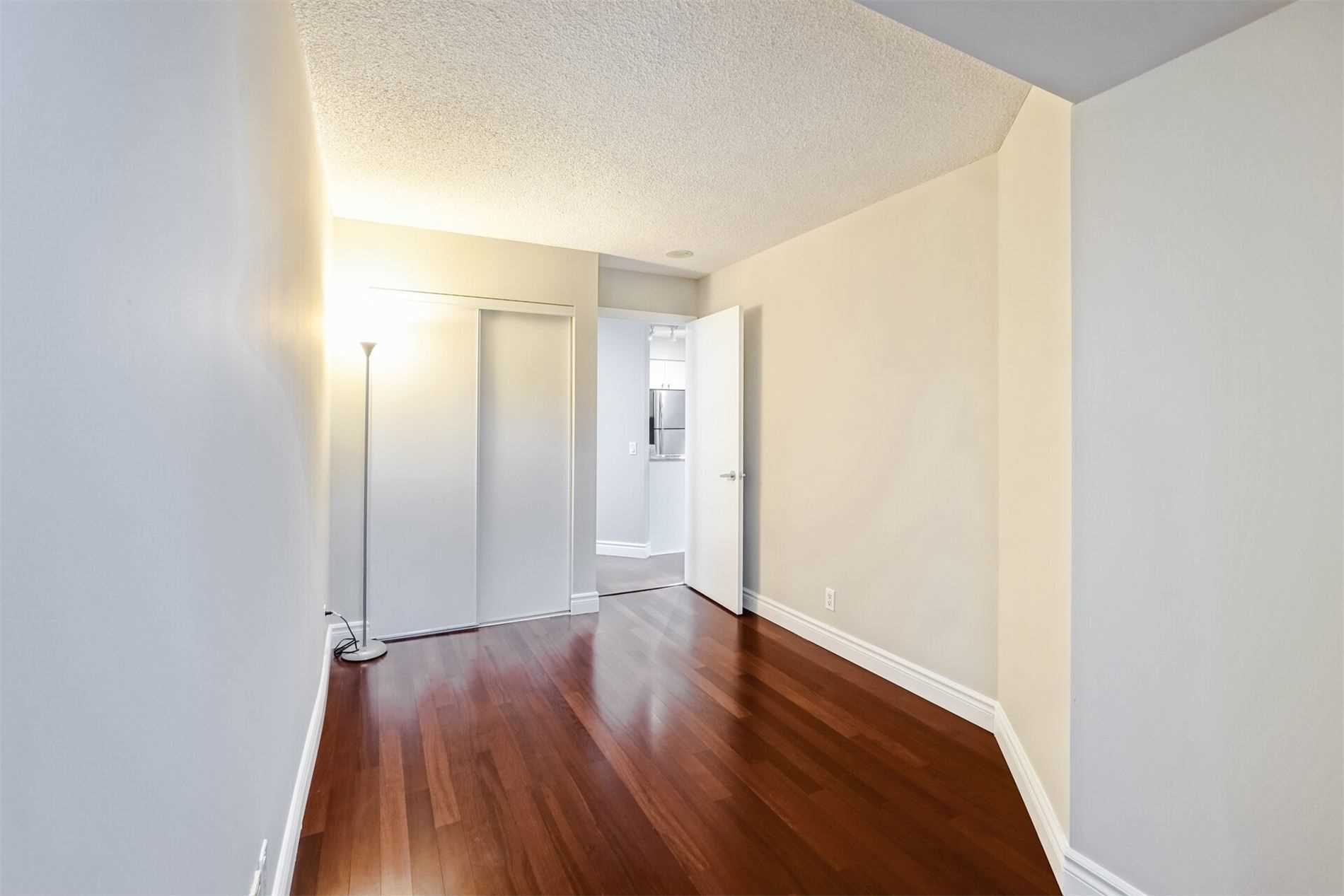 361 Front St W, #1008