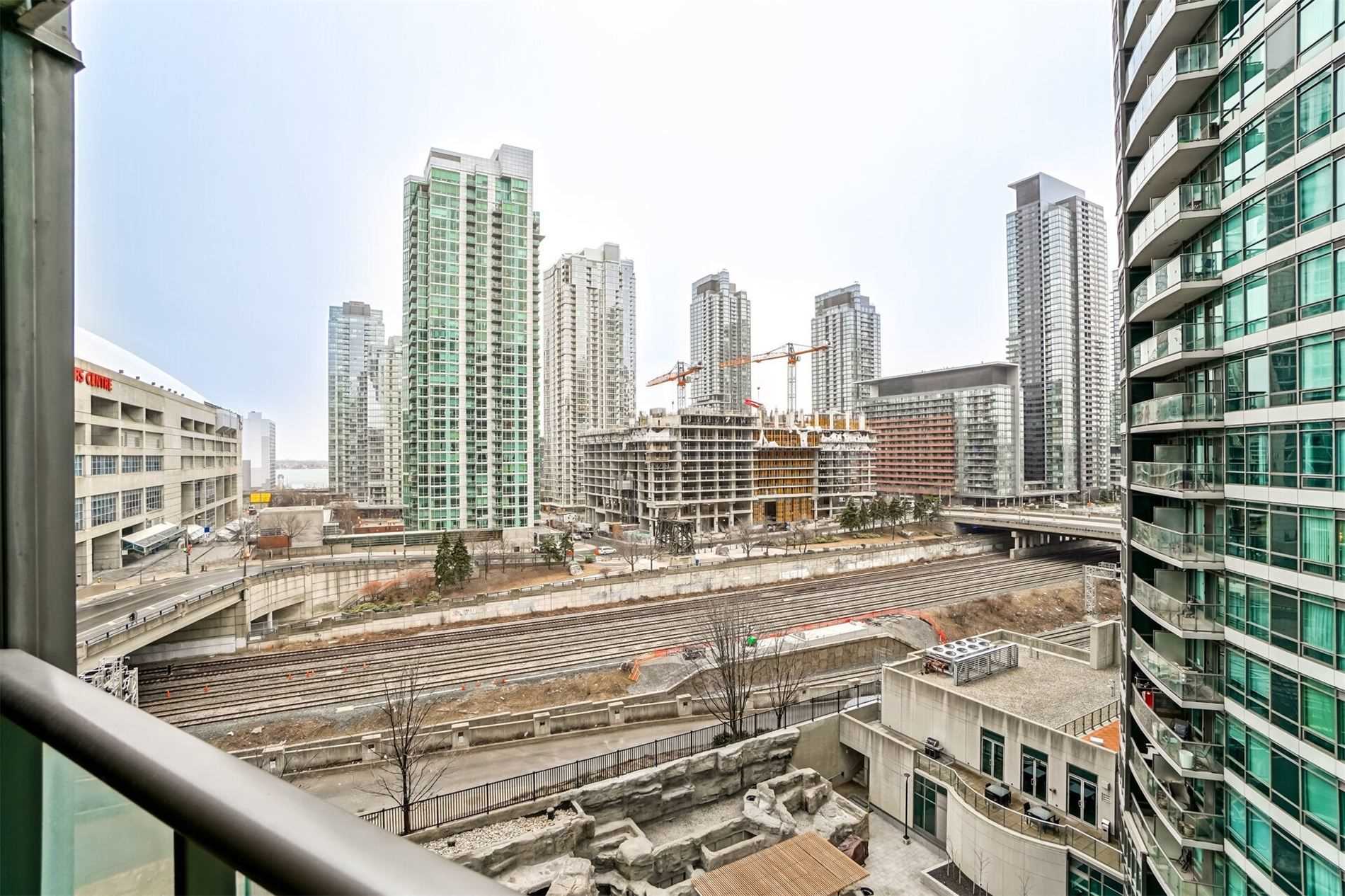 361 Front St W, #1008