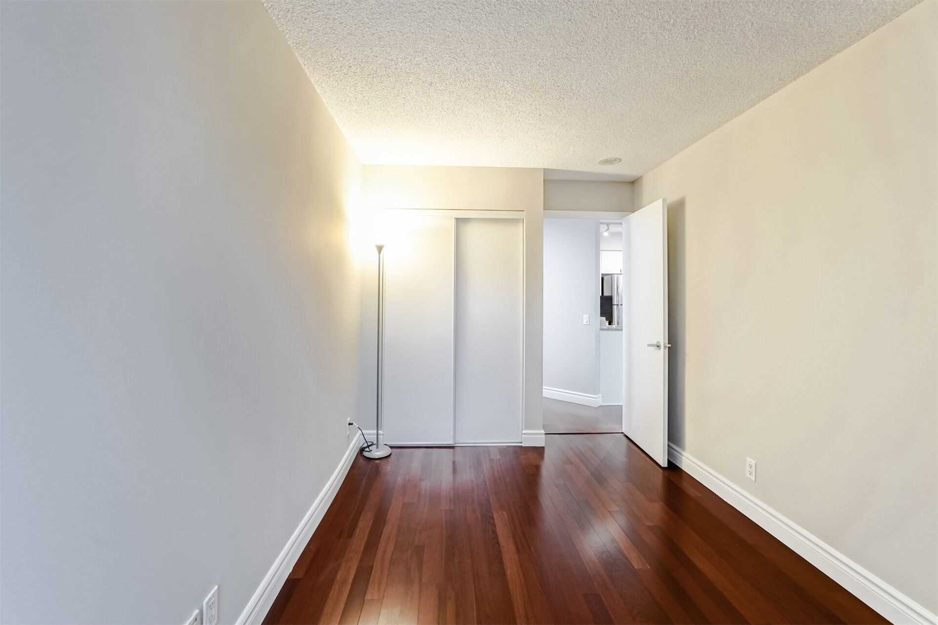 361 Front St W, #1008