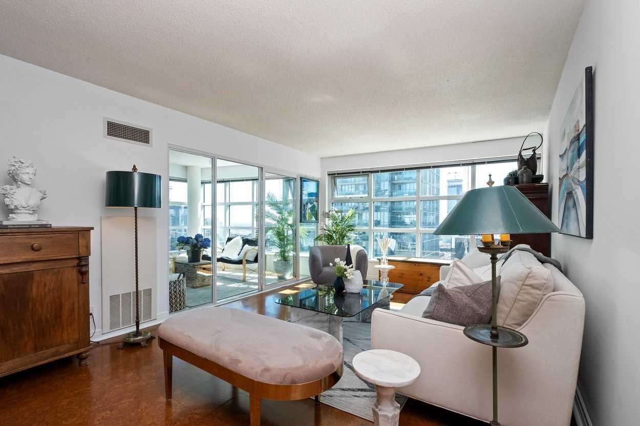50 Lombard St, #2302