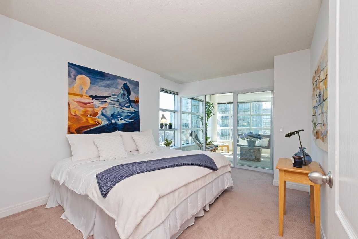 50 Lombard St, #2302