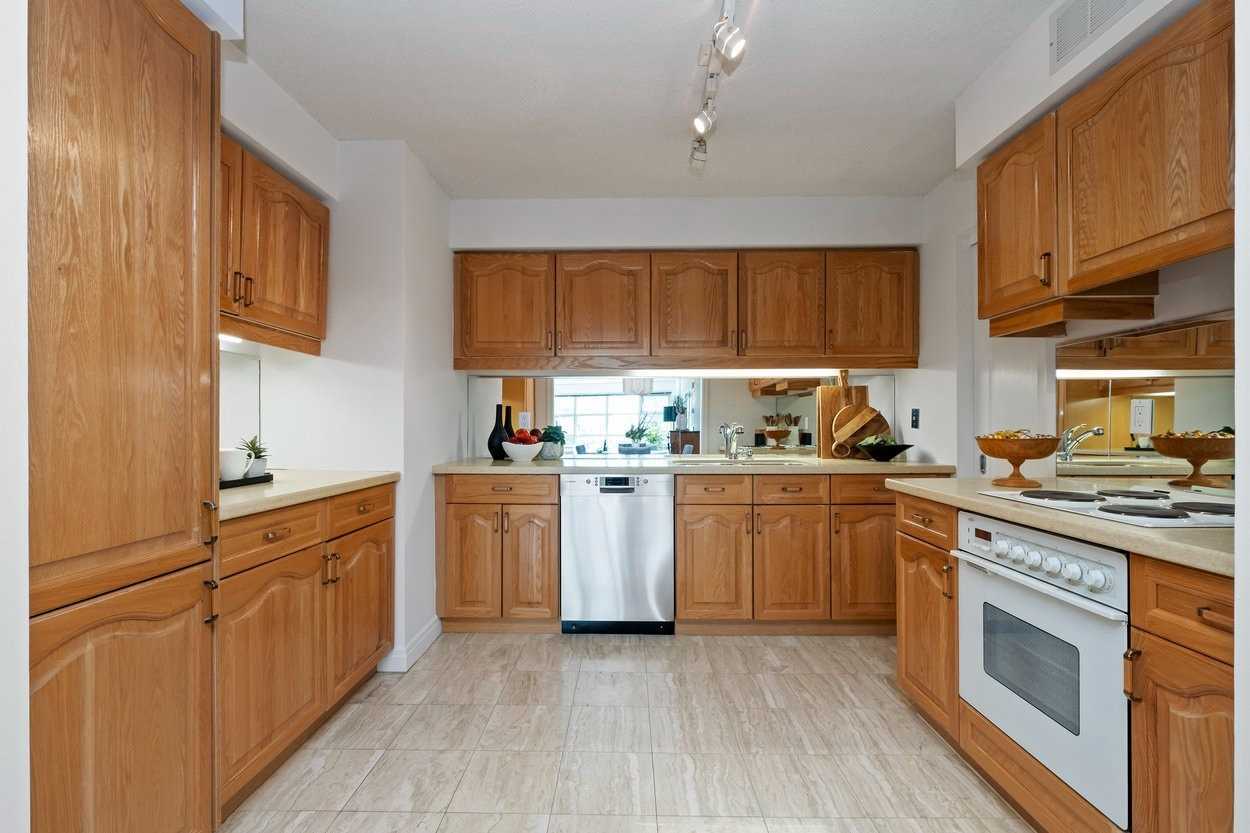 50 Lombard St, #2302